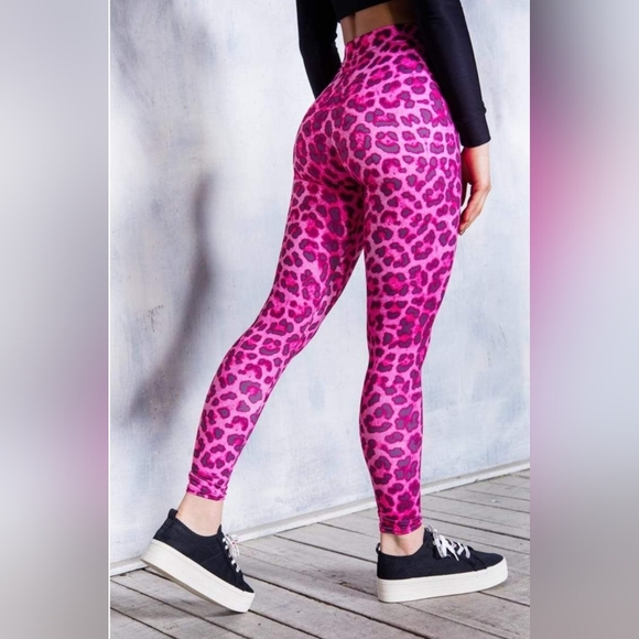 Devil Walking Pink Leopard Print Leggings XXL 2X Rave Workout Athletic - Picture 1 of 3